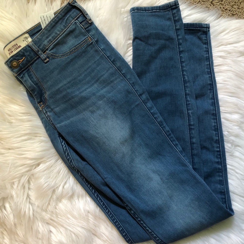 Light wash skinny jeans